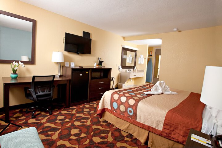 1 King Bed (6 of 45)