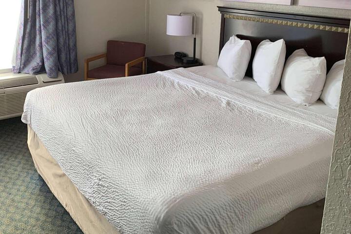 Standard | King Bed (8 of 16)