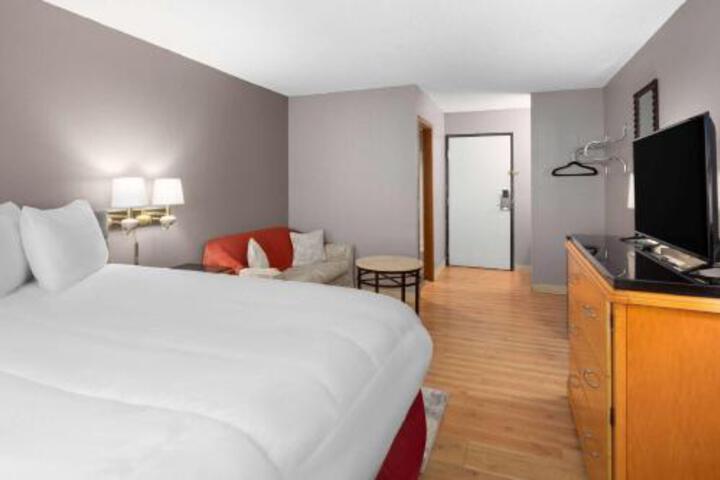 Room 12 of 46