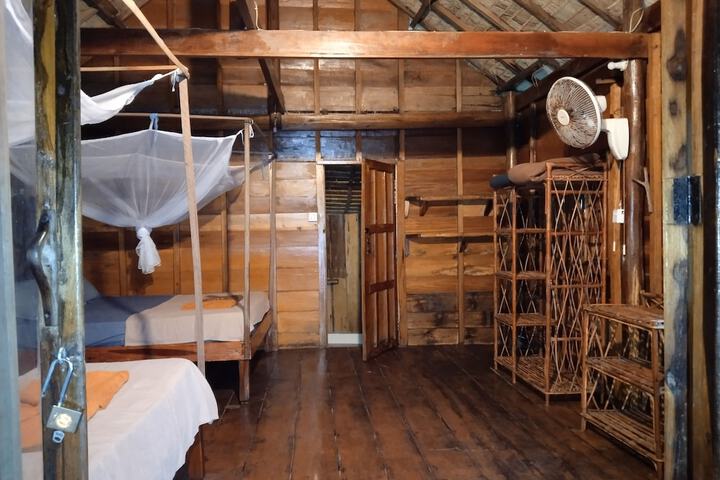 Room 10 of 35