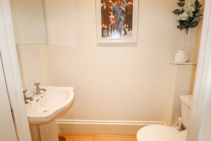 Room 8 of 21