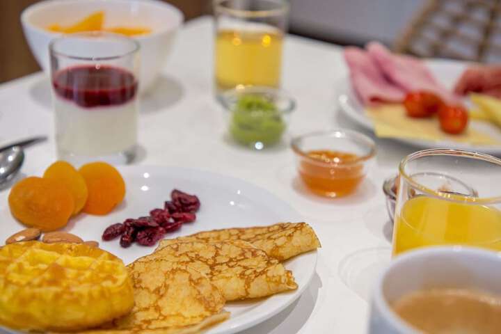 Breakfast/Coffee Service 64 of 92