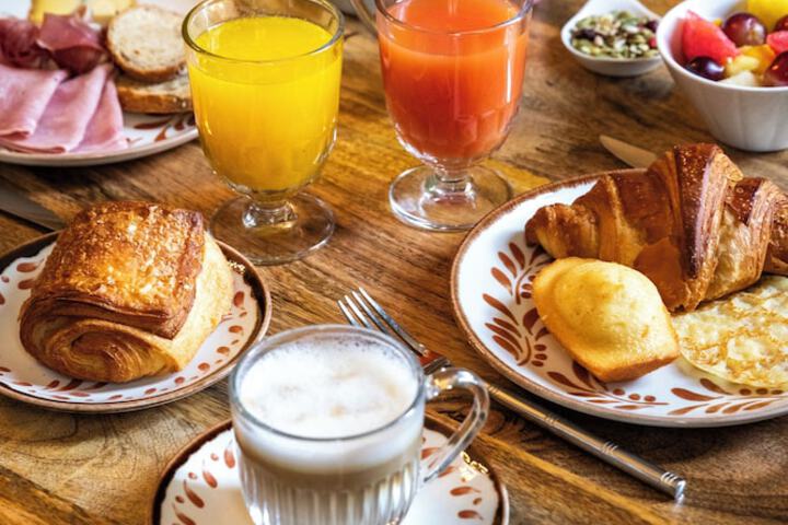 Breakfast/Coffee Service 88 of 112