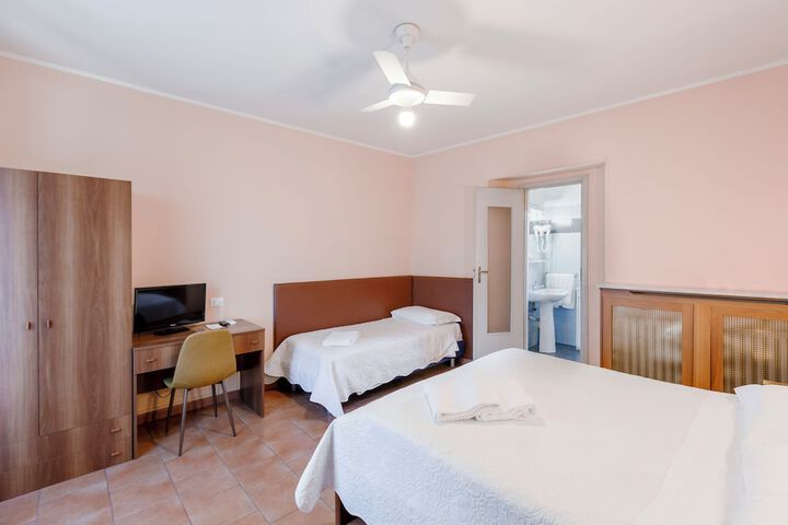Room 18 of 34