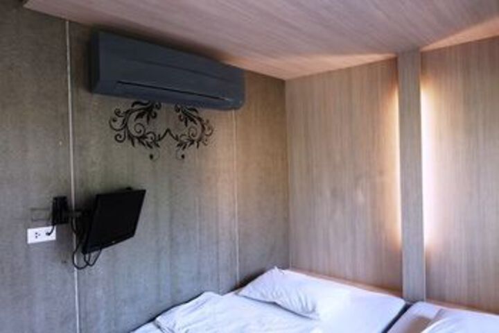 Room 15 of 22