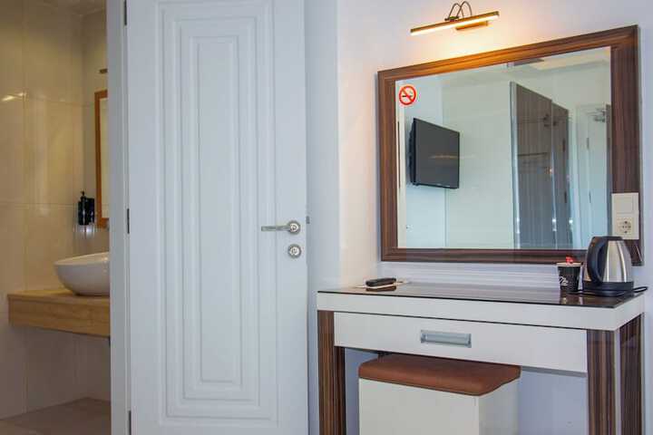 Room 26 of 68