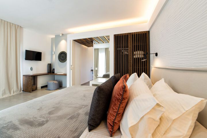Room 73 of 340