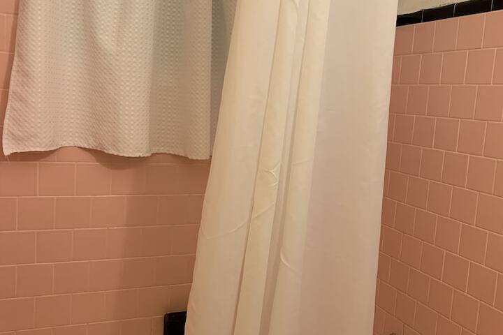 Room 120 of 204