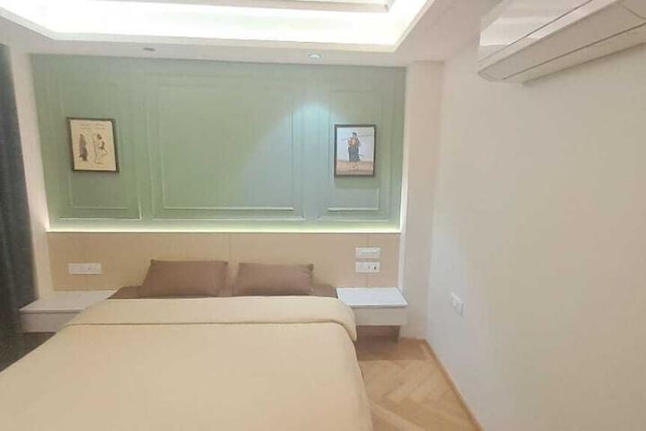 Room 7 of 48