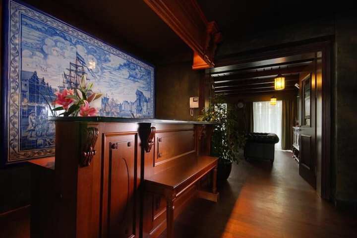 Entrance & Lobby