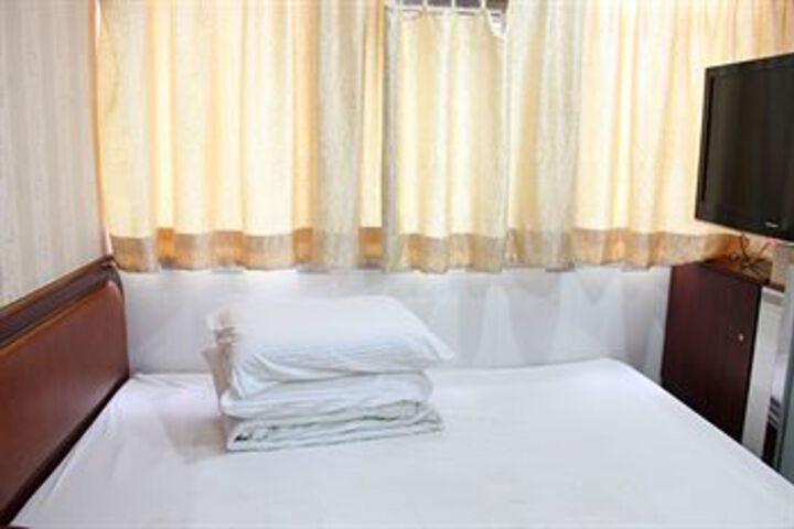 Room 15 of 44