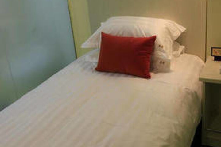 Room 13 of 17
