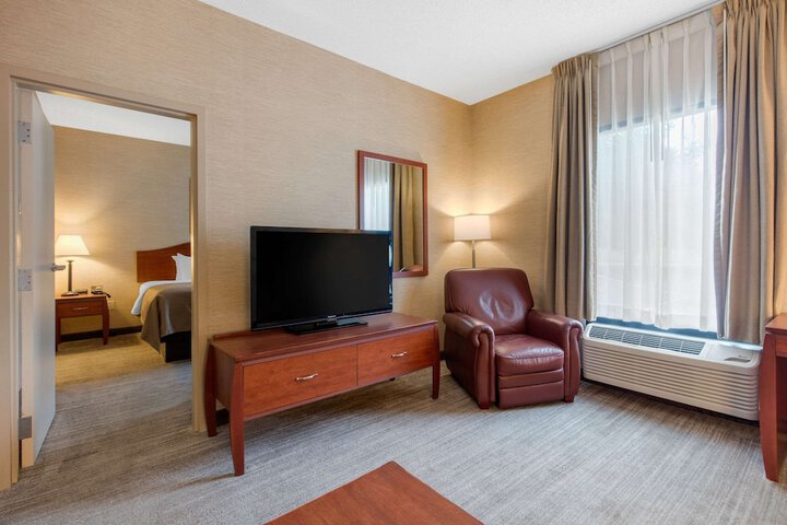 Room 21 of 38