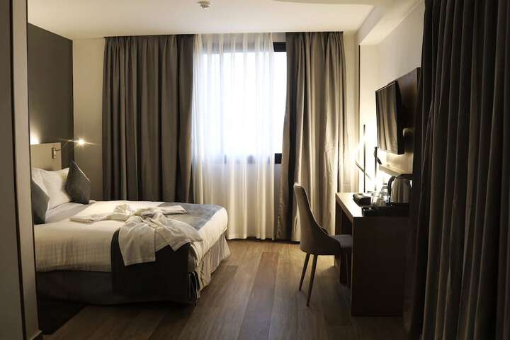 Room 15 of 47