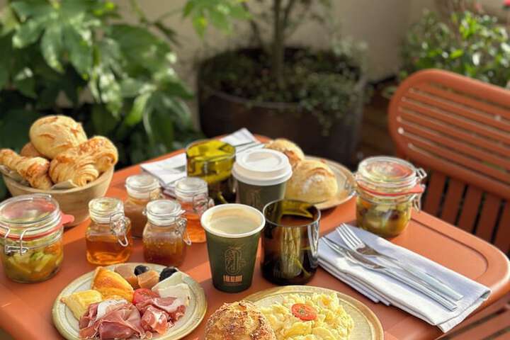 Breakfast/Coffee Service 38 of 45