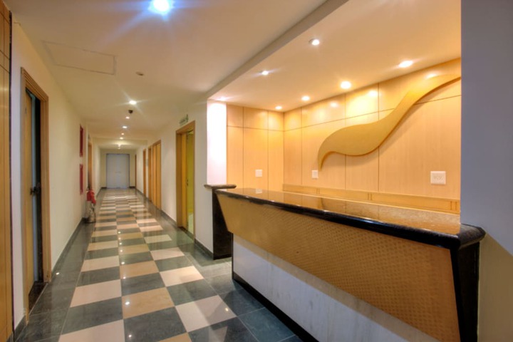 Ballroom/Hall 74 of 93