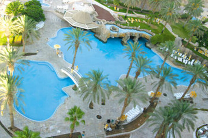 Pool 14 of 18
