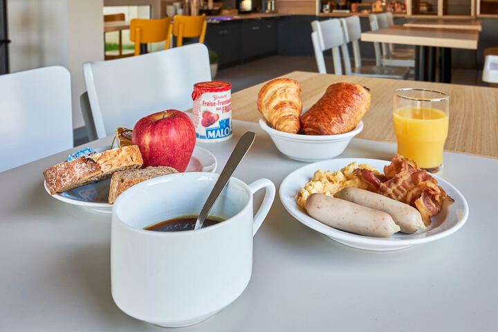 Breakfast/Coffee Service 49 of 67