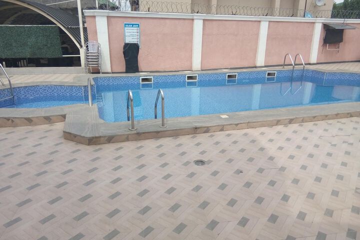 Pool 17 of 26