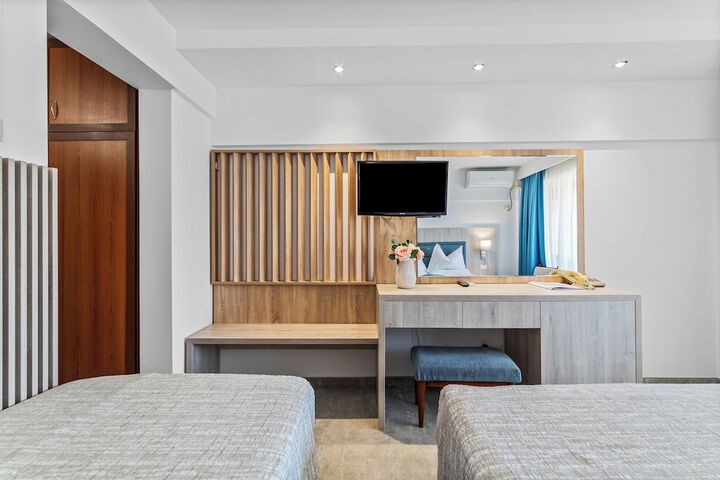 Room 16 of 31
