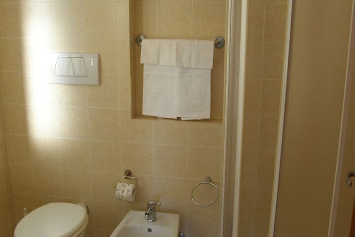 Room 14 of 39