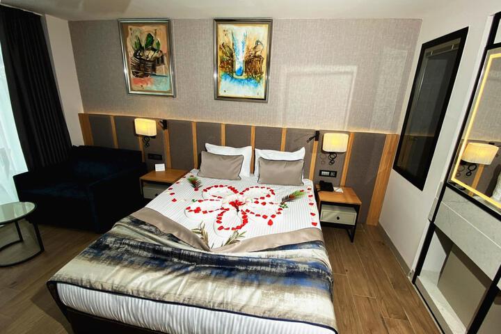 Room 33 of 125