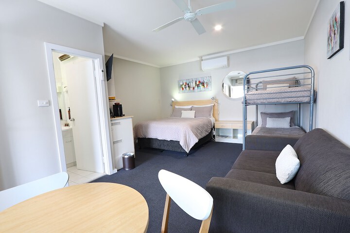 Room 5 of 19