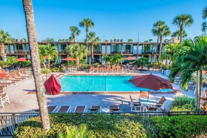 Hotel with Pool