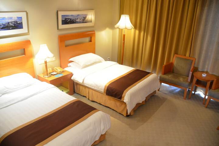 Room 12 of 22
