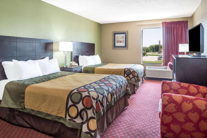 2 Queen Beds (4 of 5)