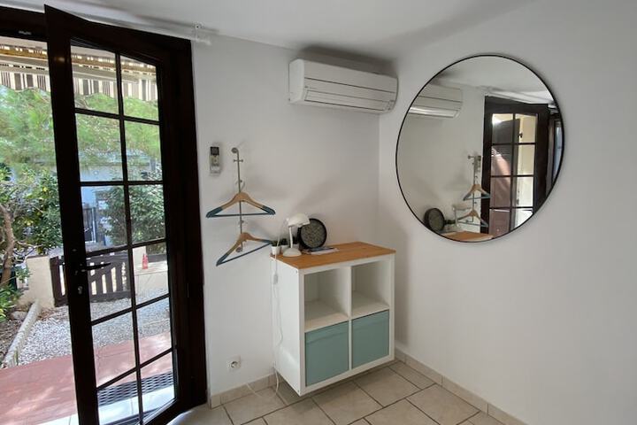 Room 10 of 48