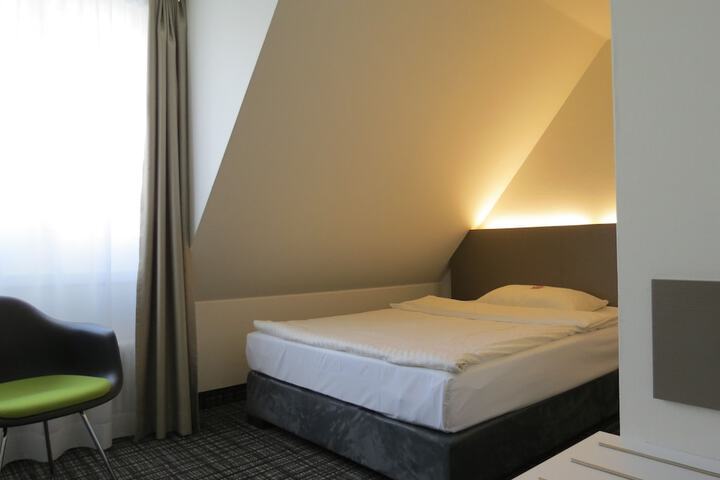 Room 35 of 125