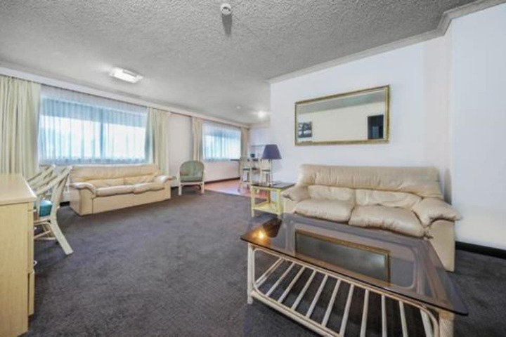 Room 11 of 48