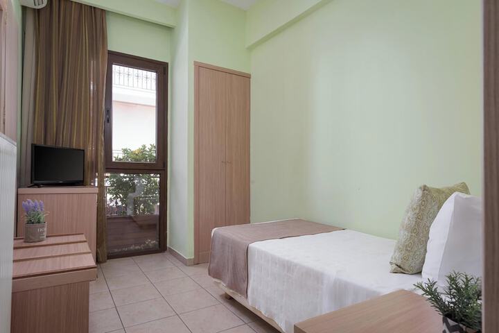Room 25 of 70