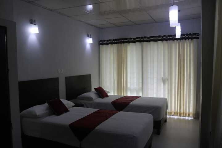 Room 3 of 38