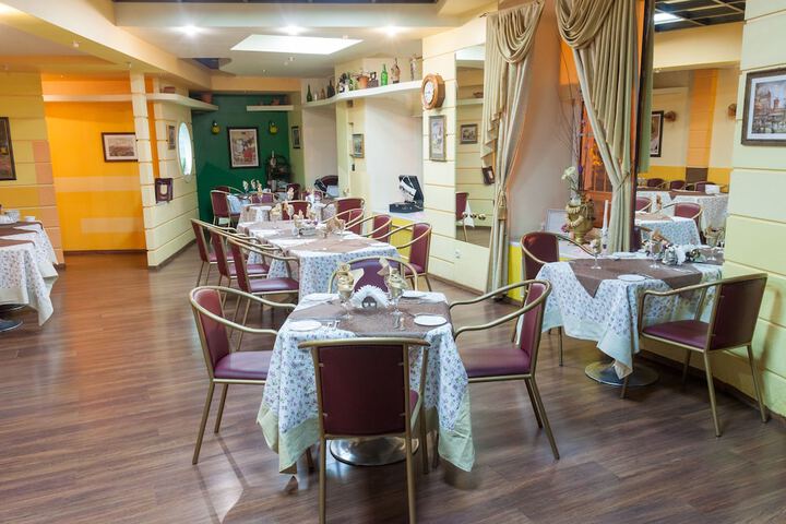 Dining Photos