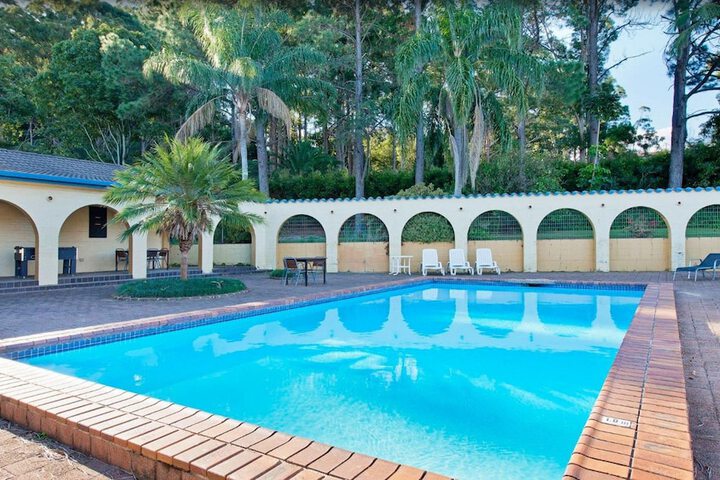 Pool 75 of 79