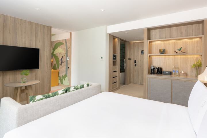 Room 14 of 205