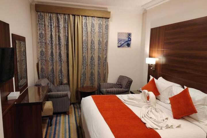 Room 5 of 23
