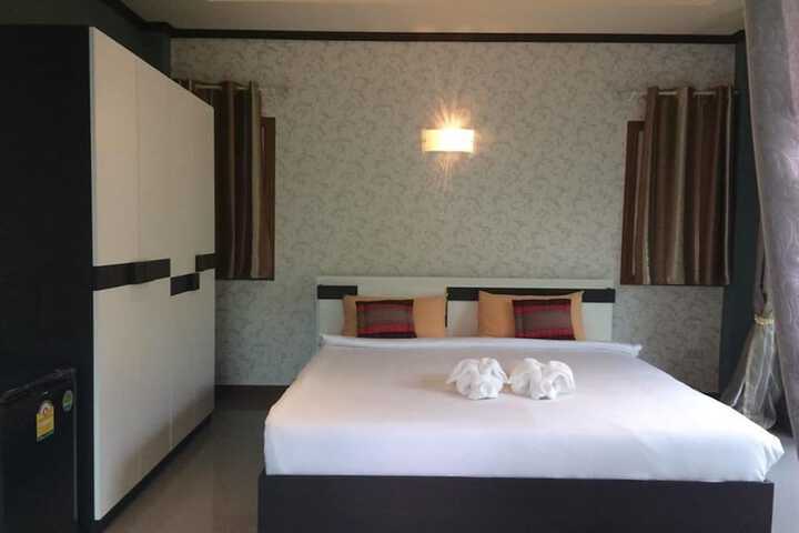 Room 6 of 26