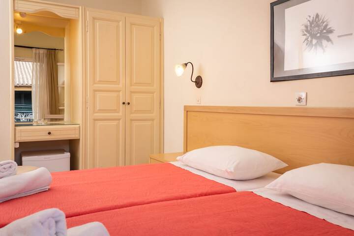 Room 7 of 71