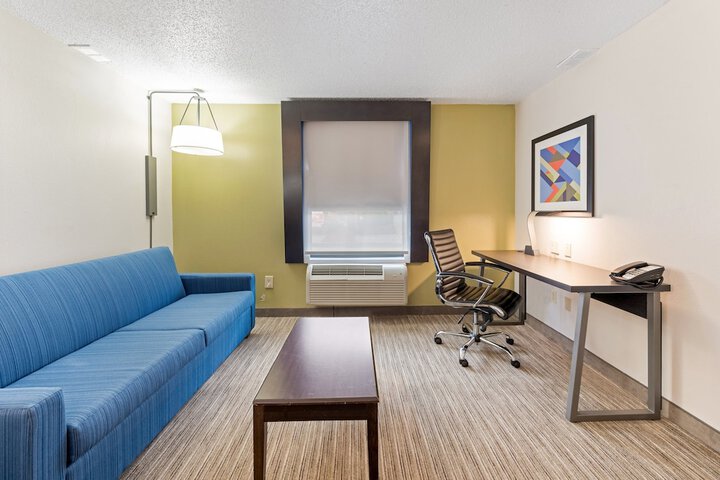 Room 4 of 55