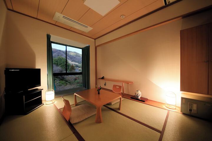 Room 7 of 35