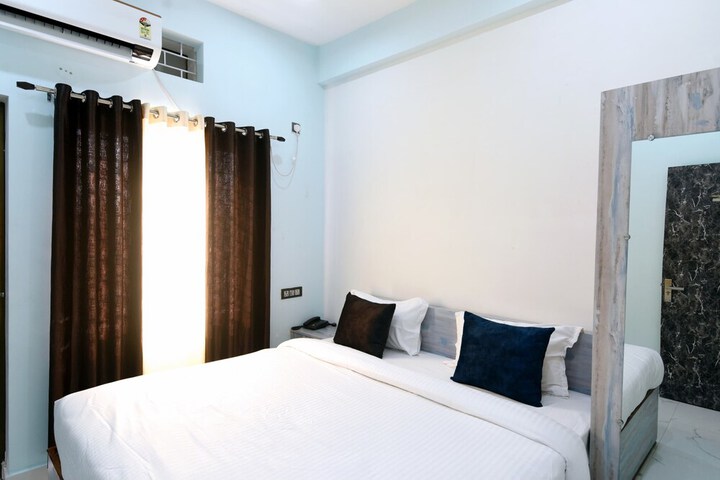 Room 21 of 28