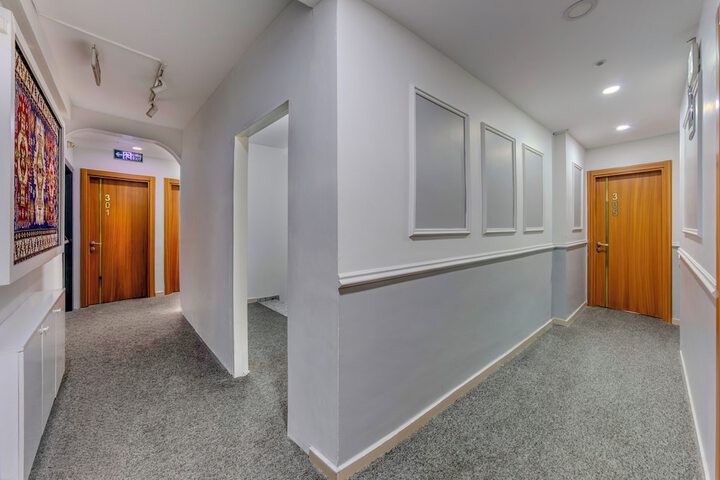Room 25 of 42