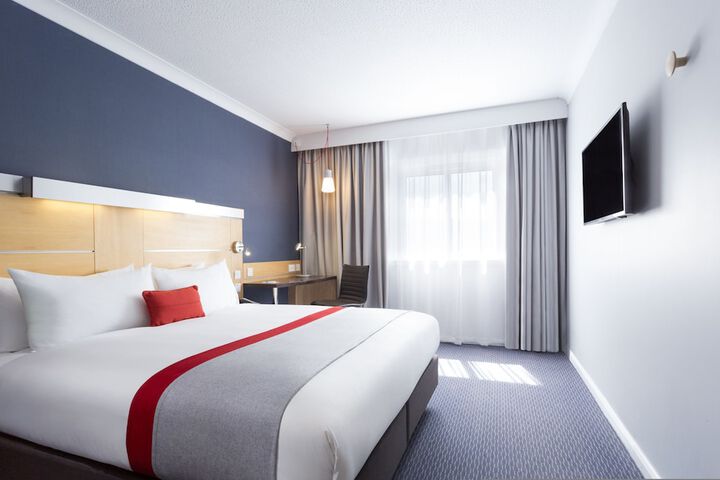 Room 4 of 55