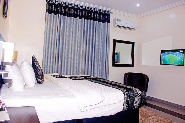 Room 45 of 93