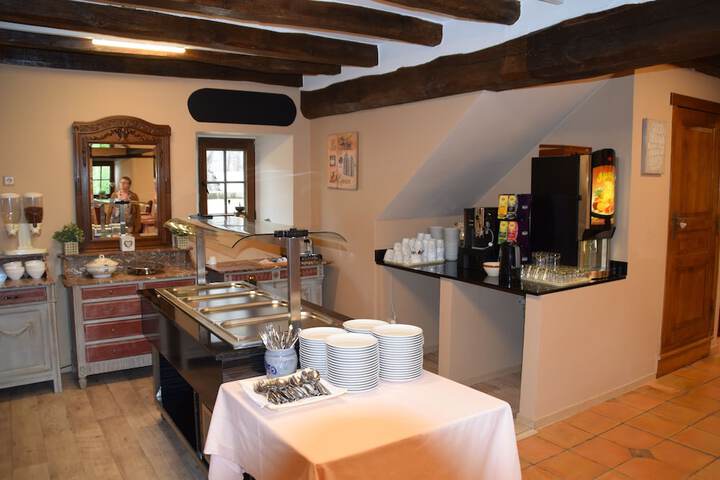 Breakfast/Coffee Service 72 of 82