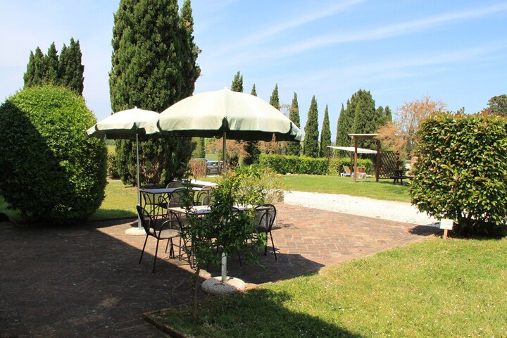 Terrace/Patio 15 of 43