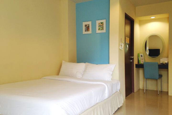 Room 12 of 36